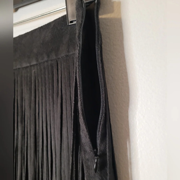 ZARA Black faux suede tiered fringed Harlem Nights Rita Hayworth skirt, size M - Picture 3 of 9